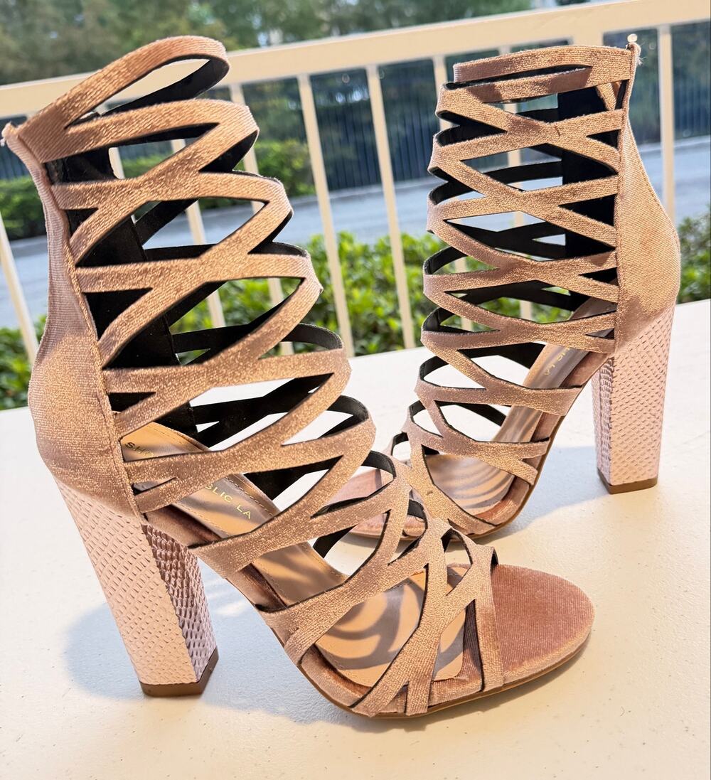 NEW Shoe Republic LA Women’s 8 Rose Gold Caged Gladiator Block Heels